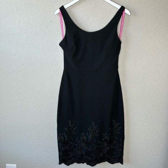 Betsy Johnson Embroidered Scalloped Hem Black Dress Size 4 - Picture 4 of 16